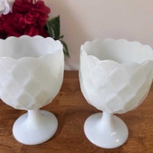 Vintage Milk‎ Glass Goblets Scalloped Pedestal Cups White Retro Barware MCM - Picture 4 of 7